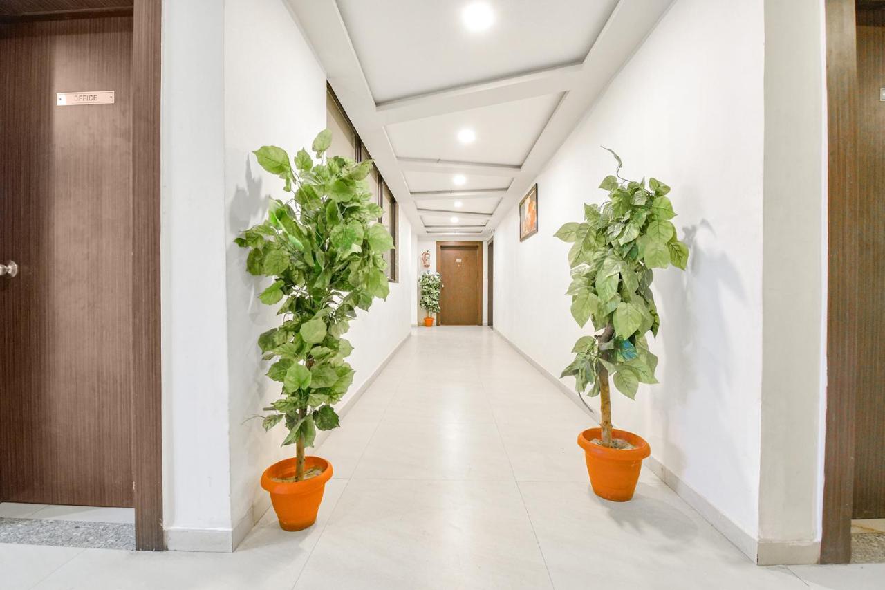 Fabhotel Skyland Ahmedabad Exterior foto